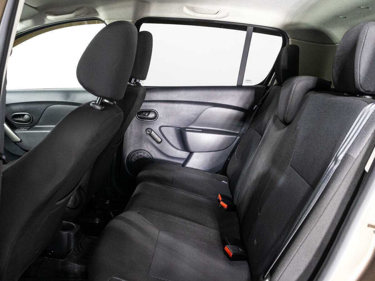 Купить Renault Sandero с пробегом. Фото: #9