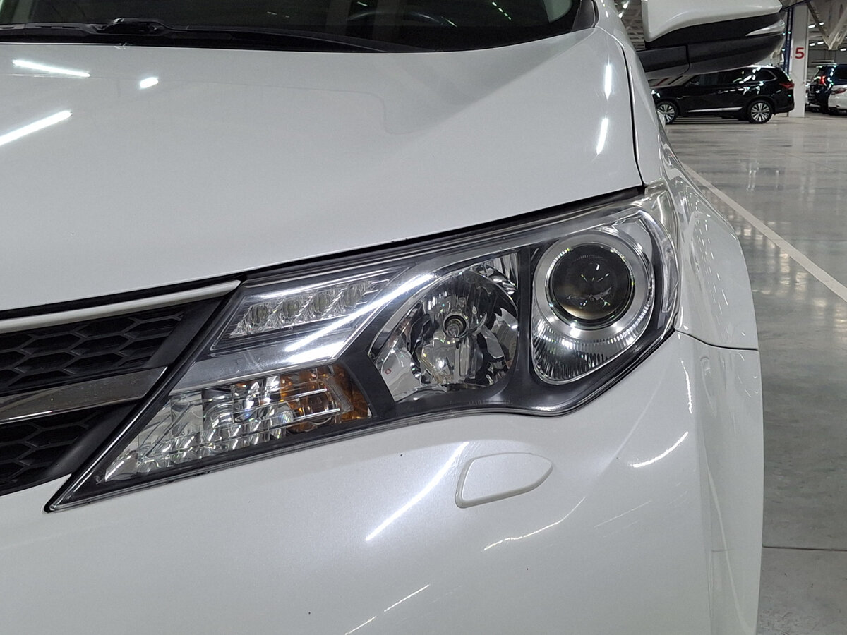 Купить Toyota RAV4 с пробегом. Фото: #16