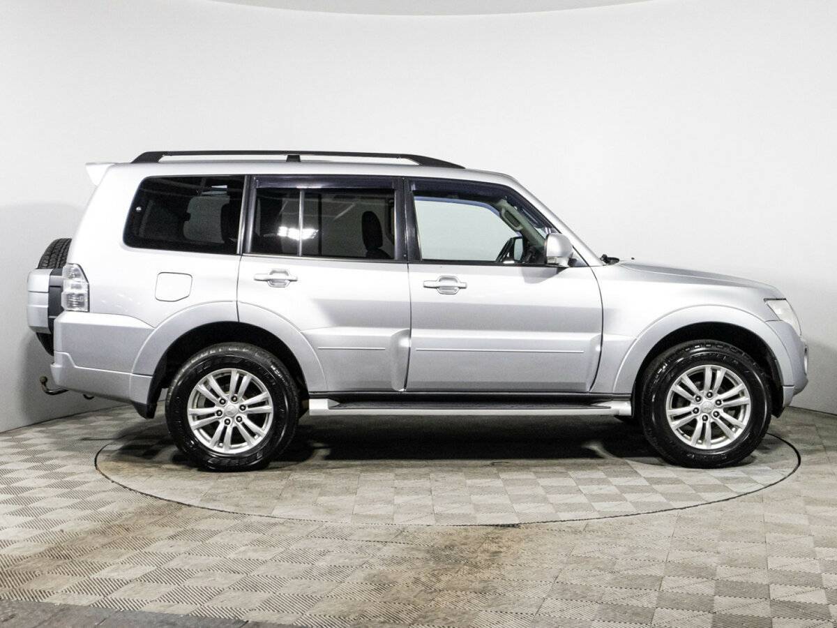 Купить Mitsubishi Pajero с пробегом. Фото: #3
