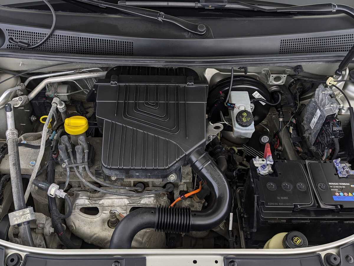 Купить Renault Sandero с пробегом. Фото: #8