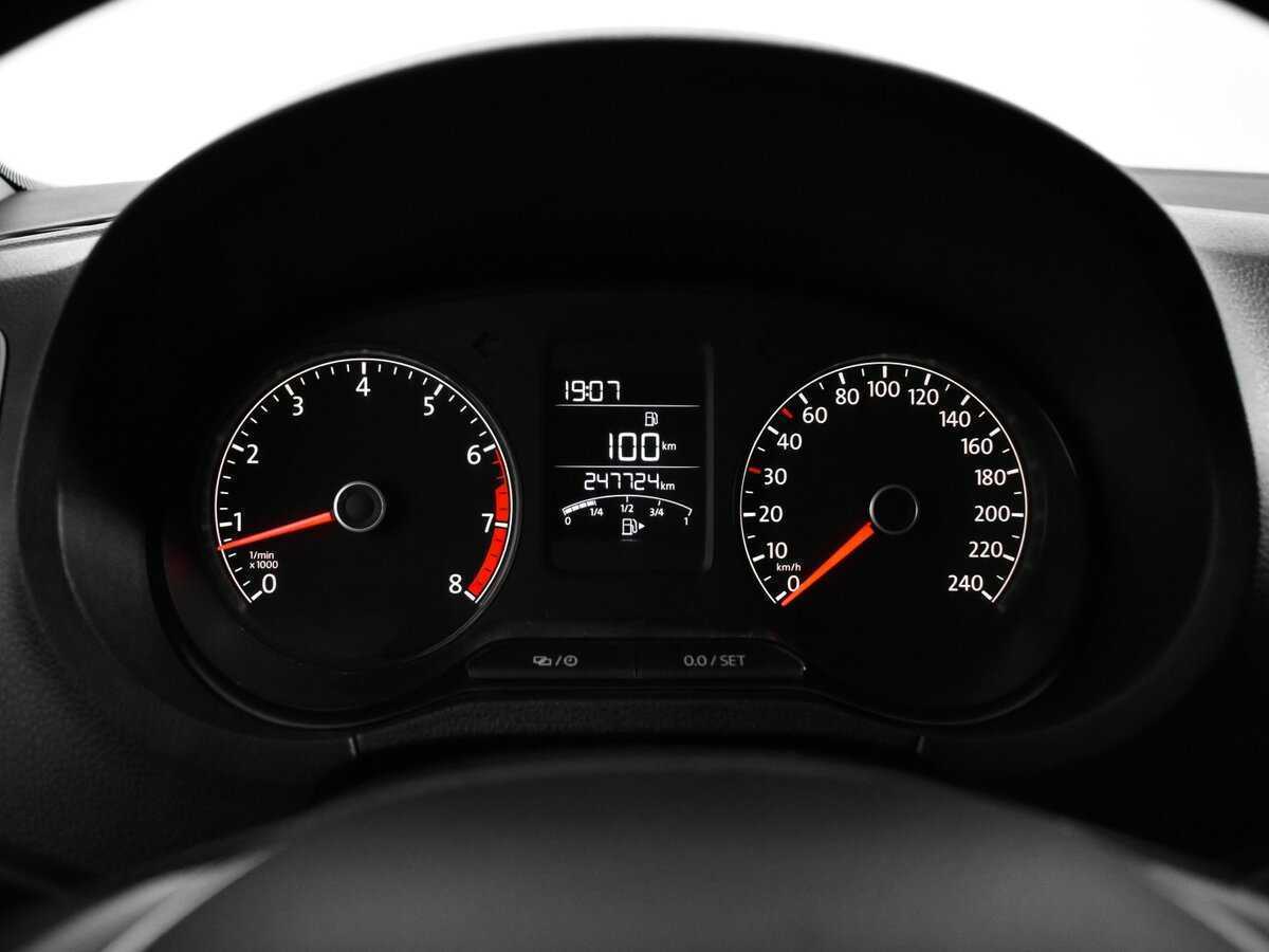 Купить Volkswagen Polo с пробегом. Фото: #10