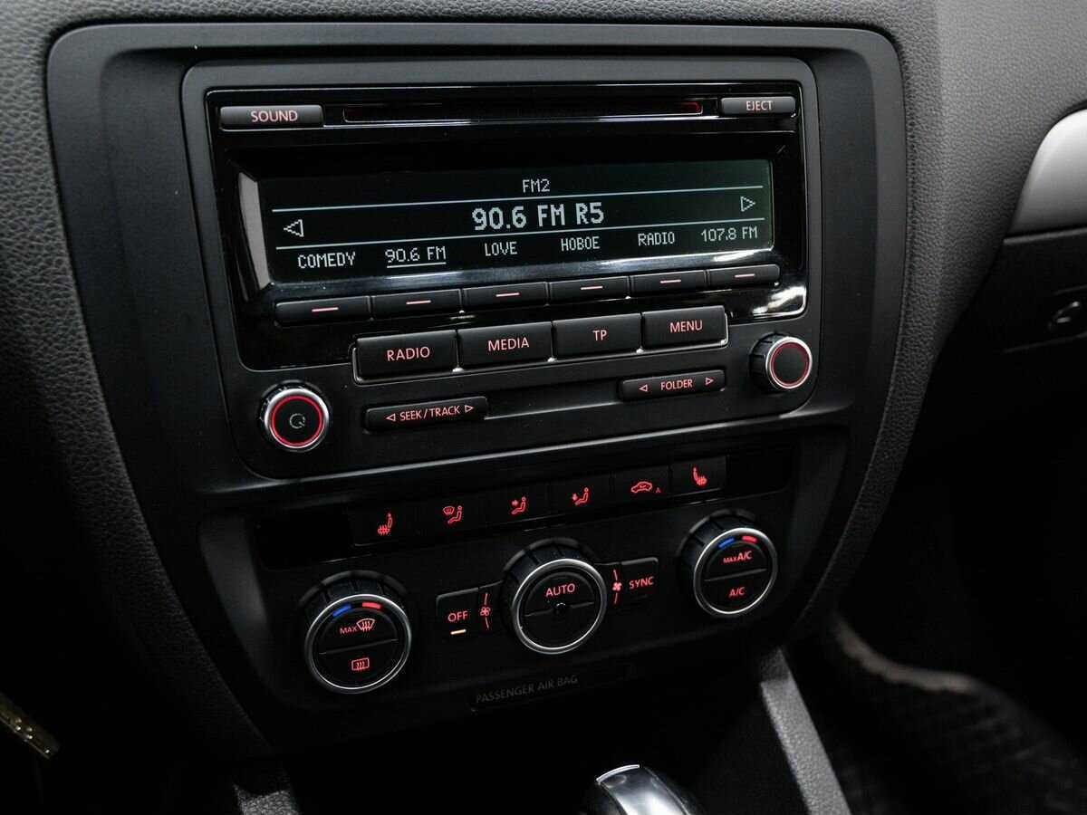 Купить Volkswagen Jetta с пробегом. Фото: #18