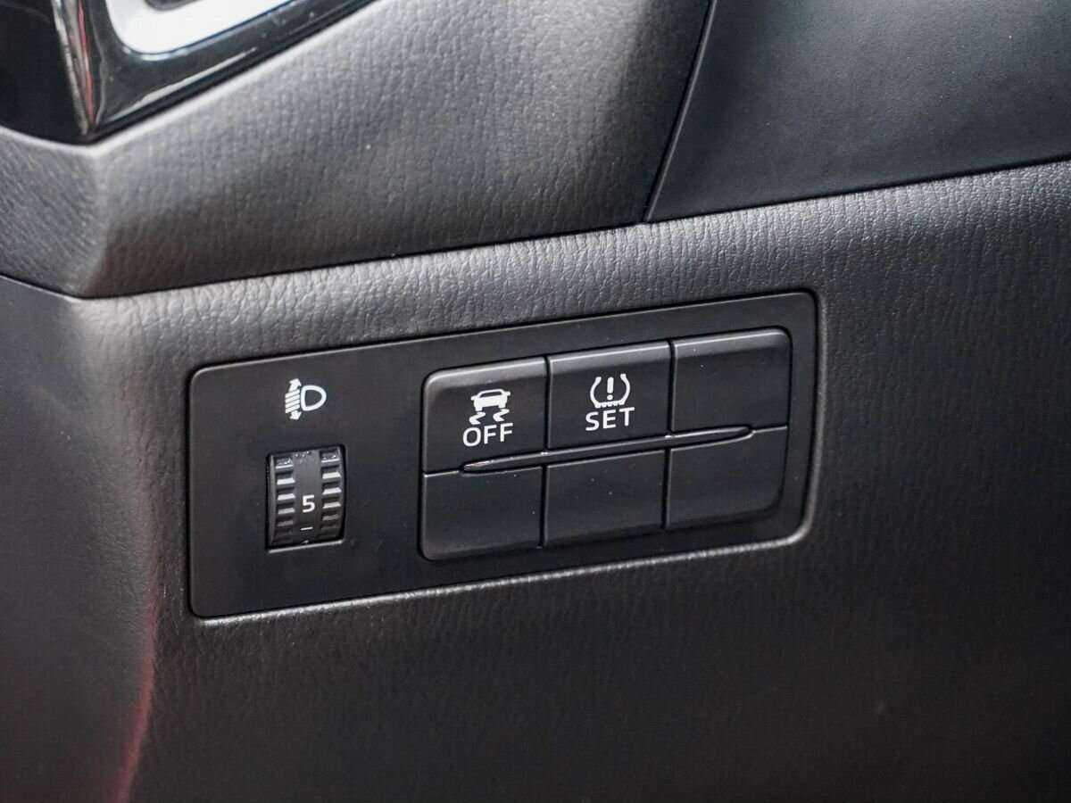 Купить Mazda 3 с пробегом. Фото: #12