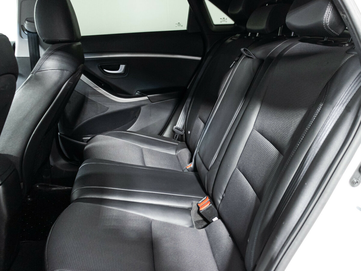 Купить Hyundai i30 с пробегом. Фото: #9