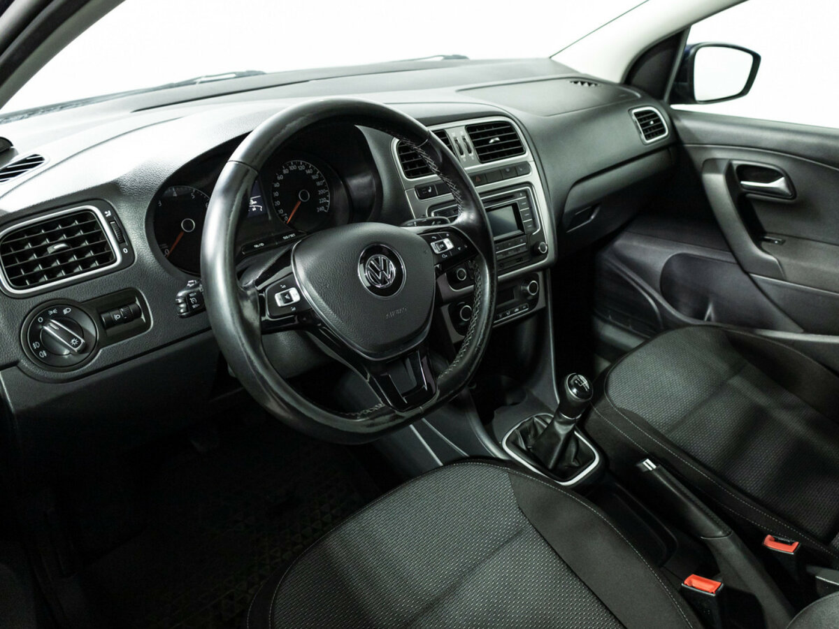 Купить Volkswagen Polo с пробегом. Фото: #10