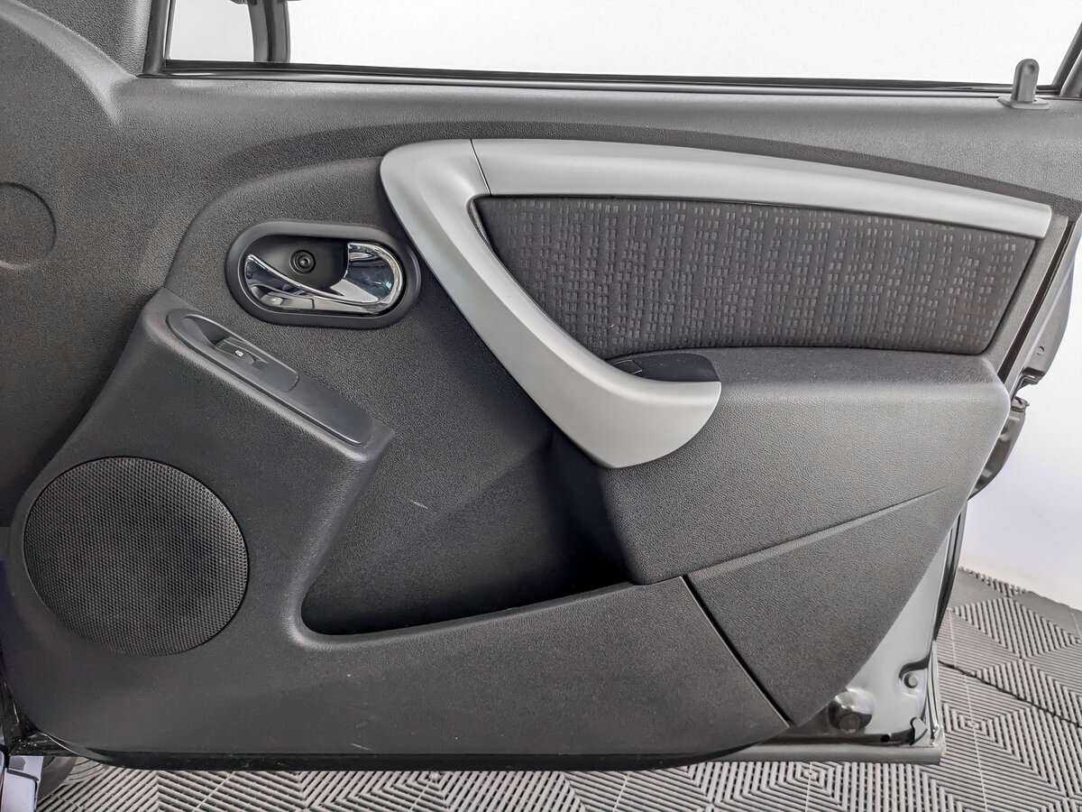 Купить Nissan Terrano с пробегом. Фото: #18