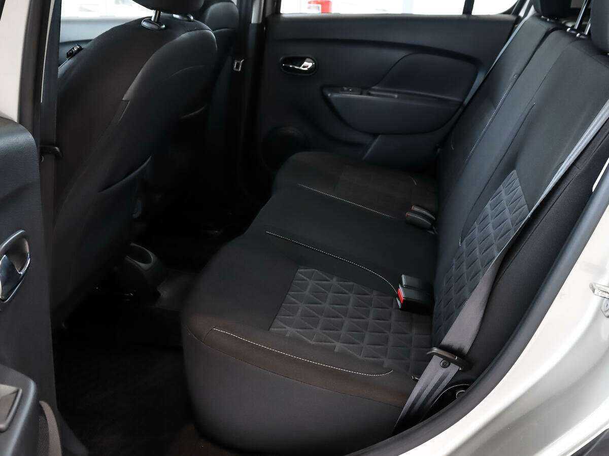 Купить Renault Sandero с пробегом. Фото: #9