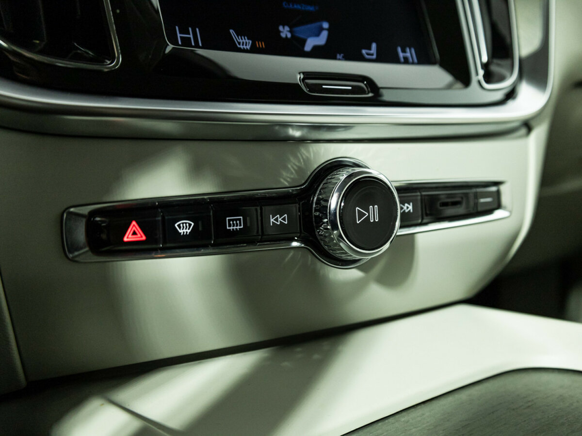 Купить Volvo V60 с пробегом. Фото: #19