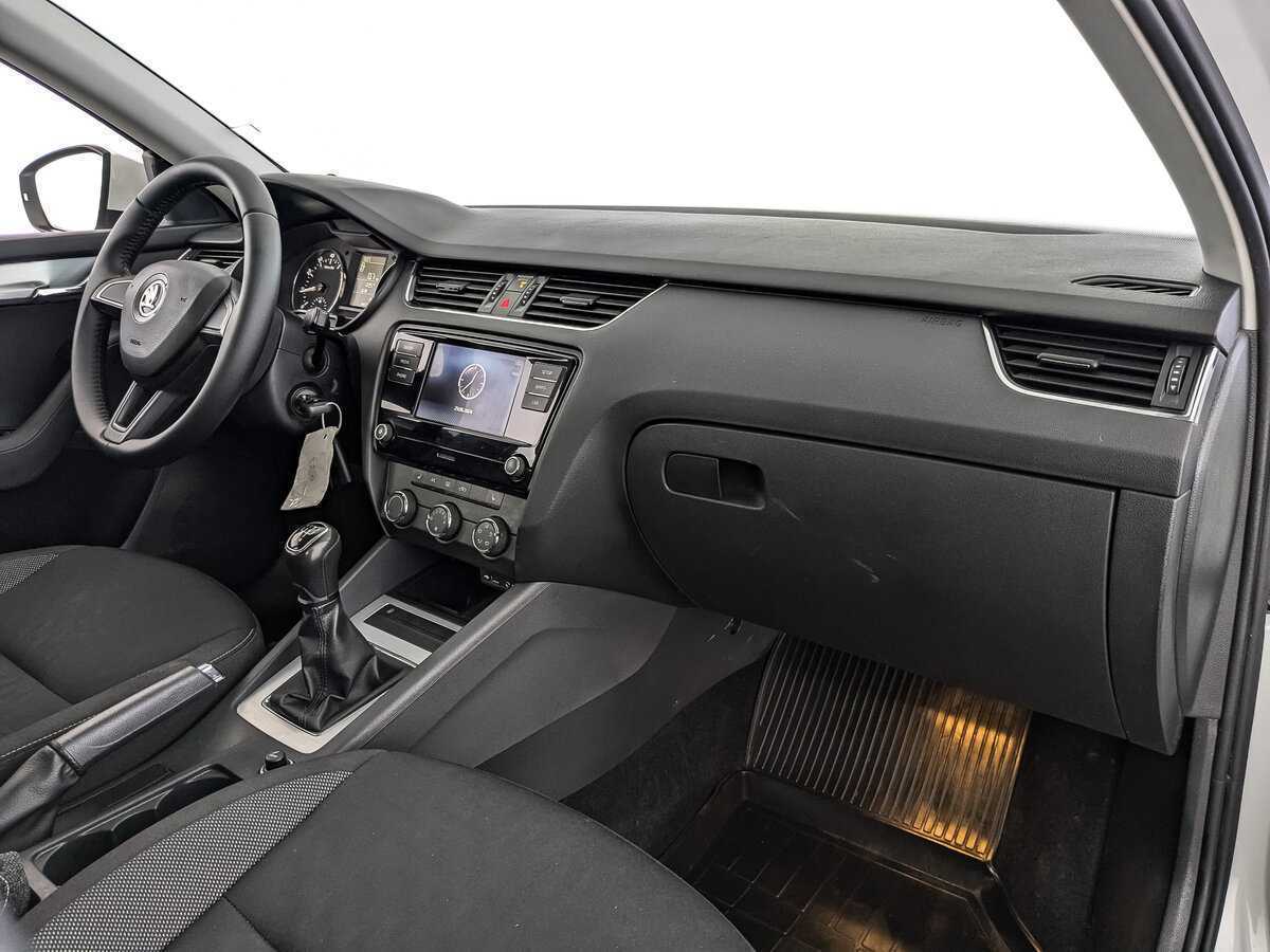 Купить Skoda Octavia с пробегом. Фото: #8