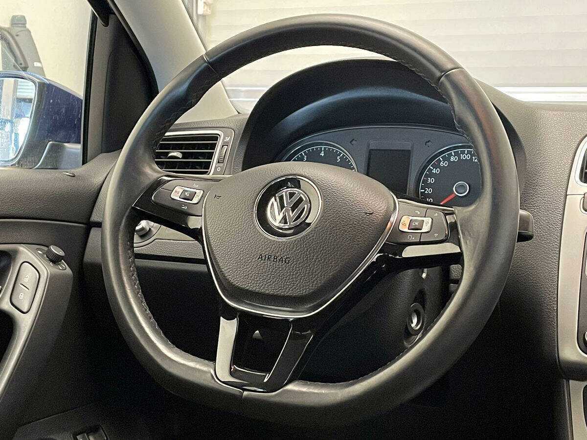 Купить Volkswagen Polo с пробегом. Фото: #9