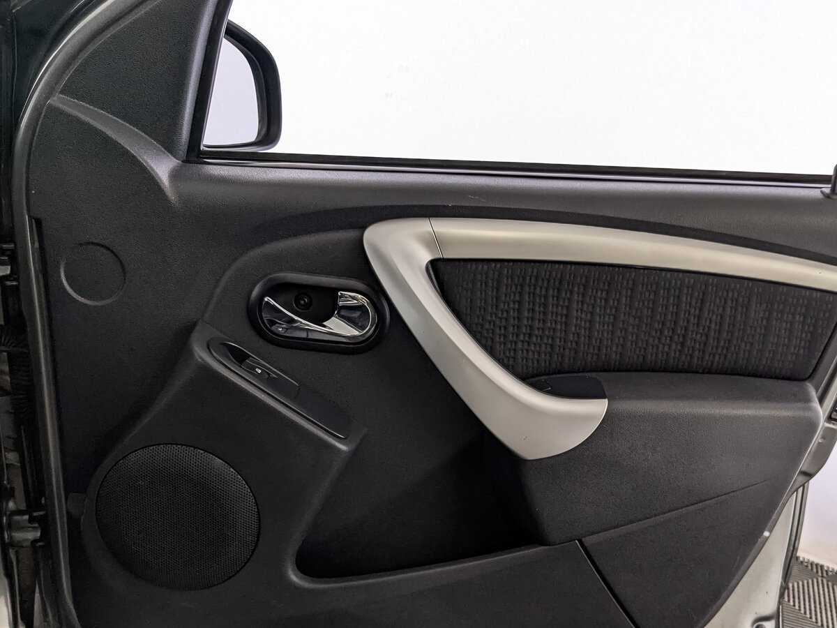 Купить Nissan Terrano с пробегом. Фото: #21