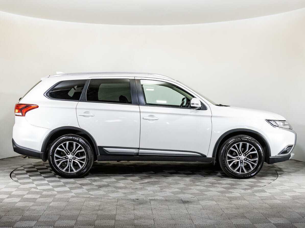 Купить Mitsubishi Outlander с пробегом. Фото: #3