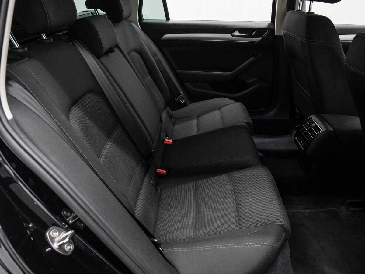 Купить Volkswagen Passat с пробегом. Фото: #8