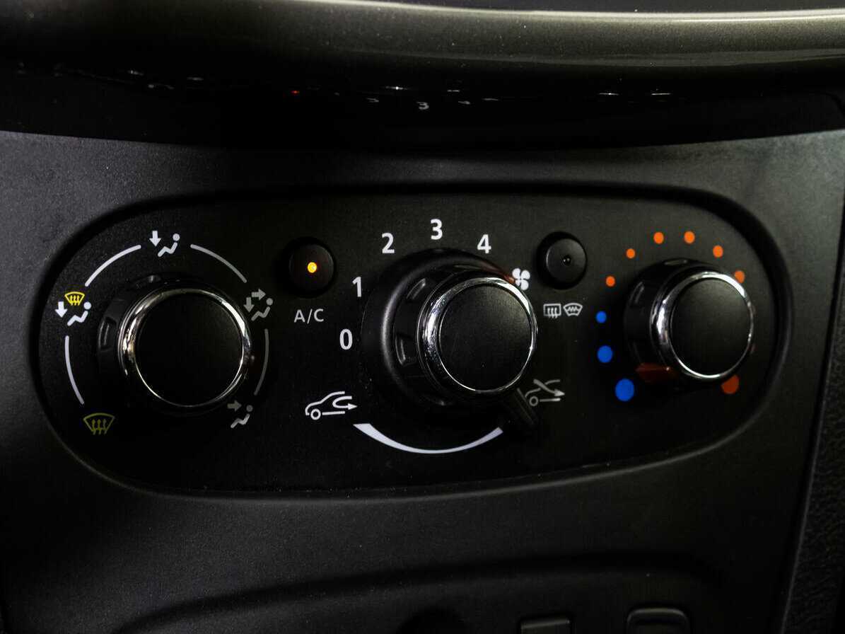 Купить Renault Logan с пробегом. Фото: #13