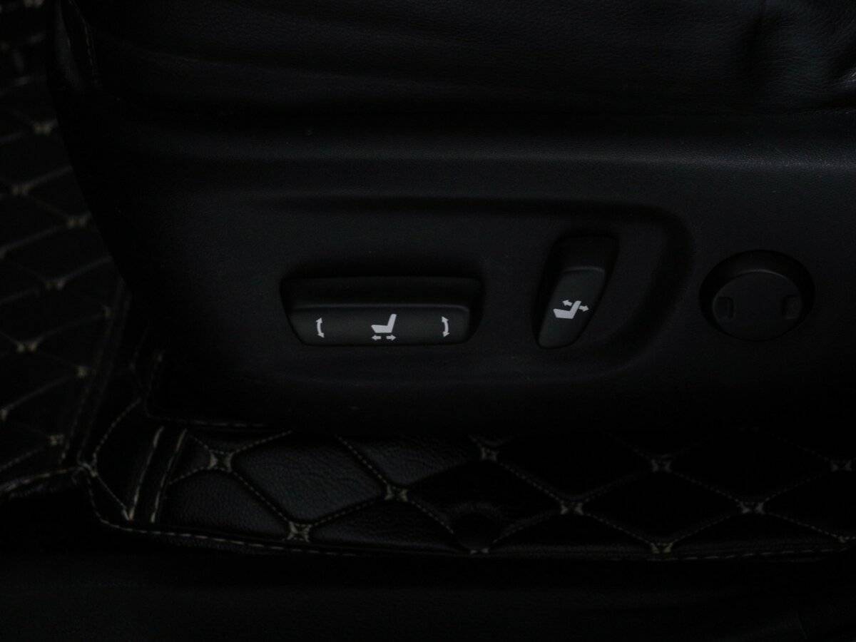 Купить Toyota RAV4 с пробегом. Фото: #18