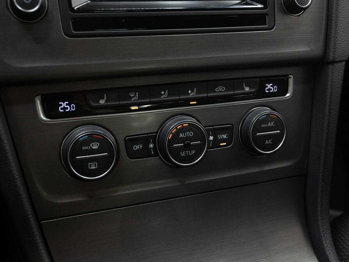 Купить Volkswagen Golf с пробегом. Фото: #20