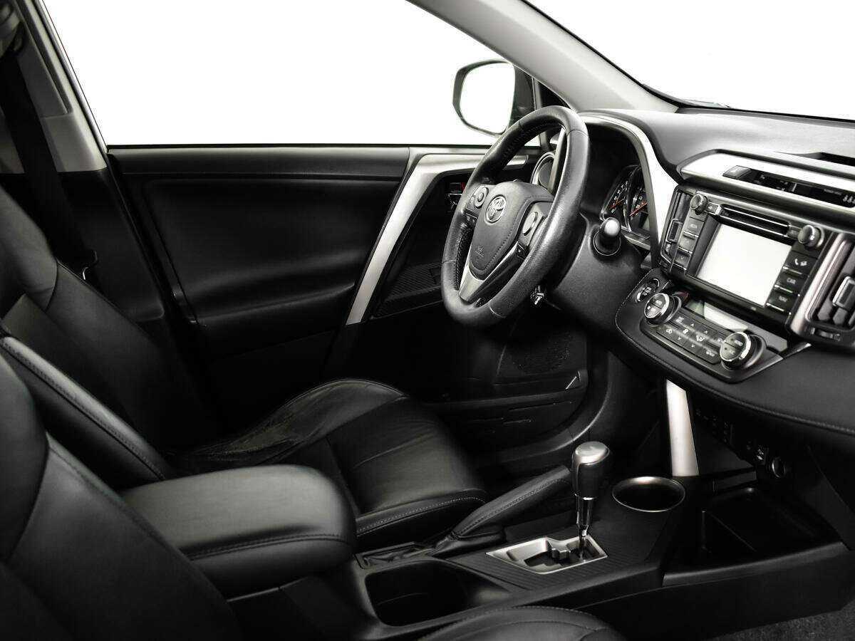 Купить Toyota RAV4 с пробегом. Фото: #8