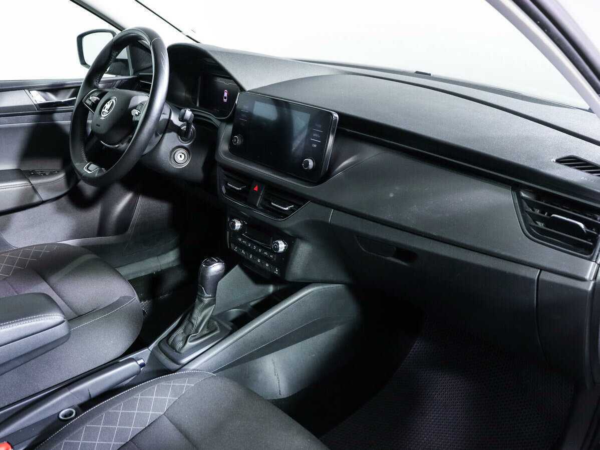 Купить Skoda Rapid с пробегом. Фото: #8