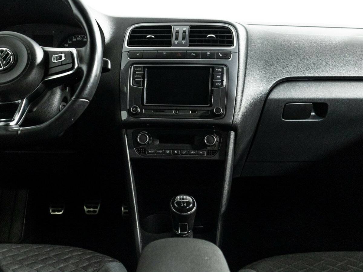 Купить Volkswagen Polo с пробегом. Фото: #13