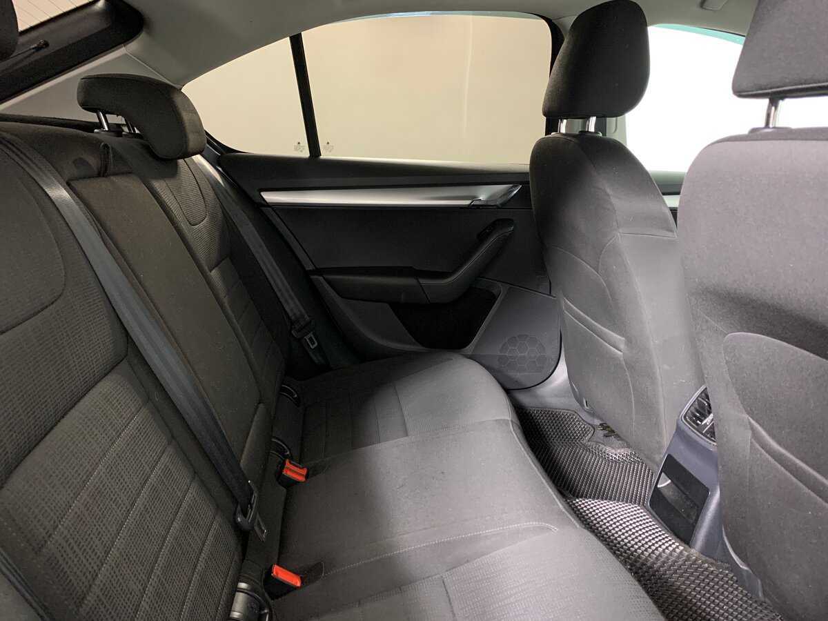 Купить Skoda Octavia с пробегом. Фото: #17