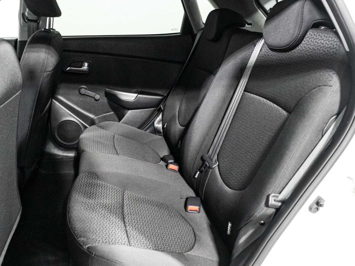 Купить Kia Rio с пробегом. Фото: #9