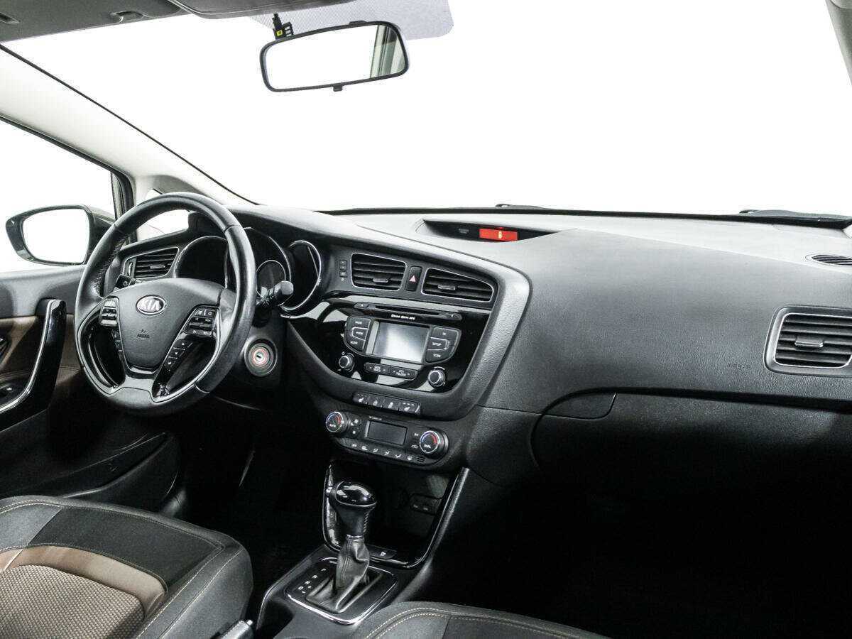 Купить Kia Ceed с пробегом. Фото: #8