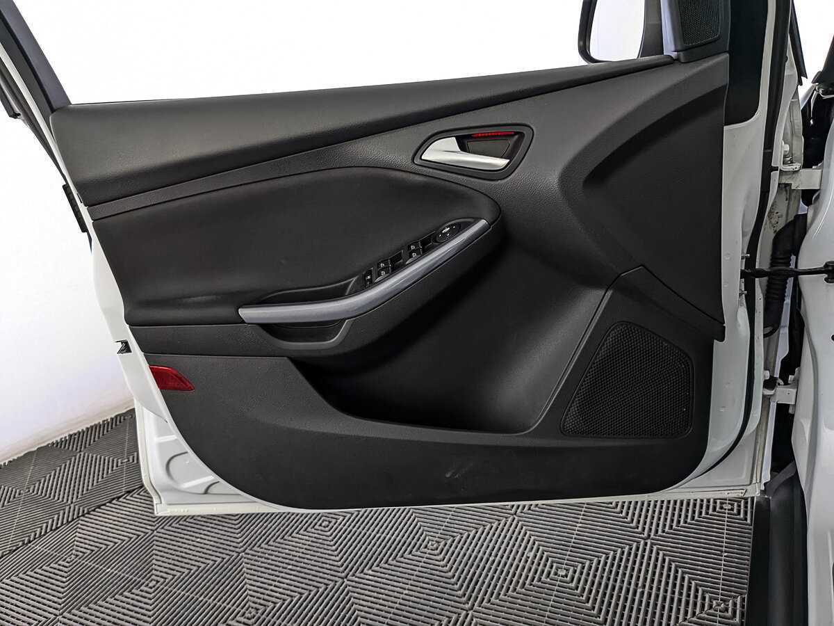 Купить Ford Focus с пробегом. Фото: #18