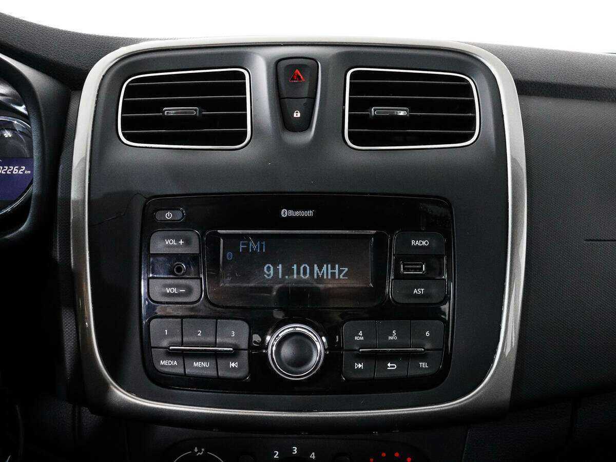 Купить Renault Sandero с пробегом. Фото: #10