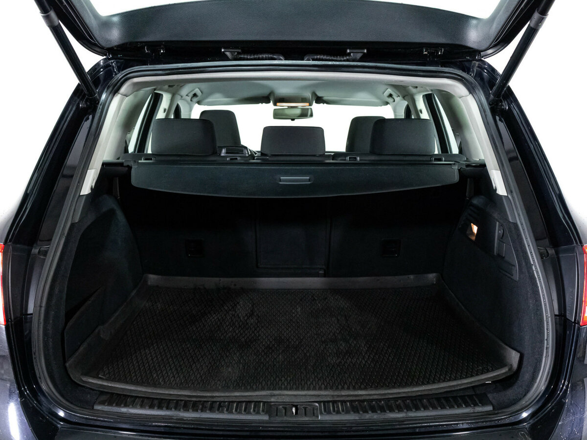 Купить Volkswagen Touareg с пробегом. Фото: #17