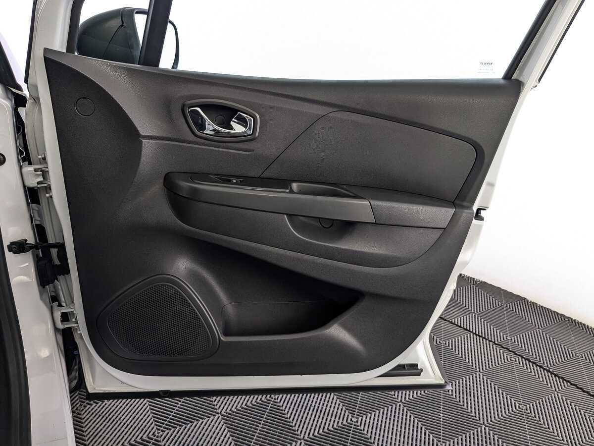 Купить Renault Kaptur с пробегом. Фото: #20