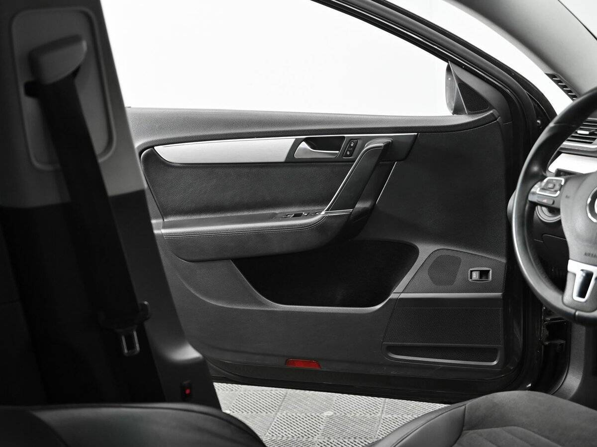 Купить Volkswagen Passat с пробегом. Фото: #6