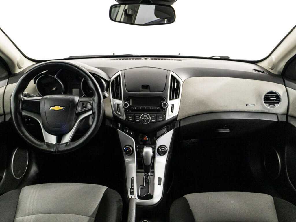 Купить Chevrolet Cruze с пробегом. Фото: #12