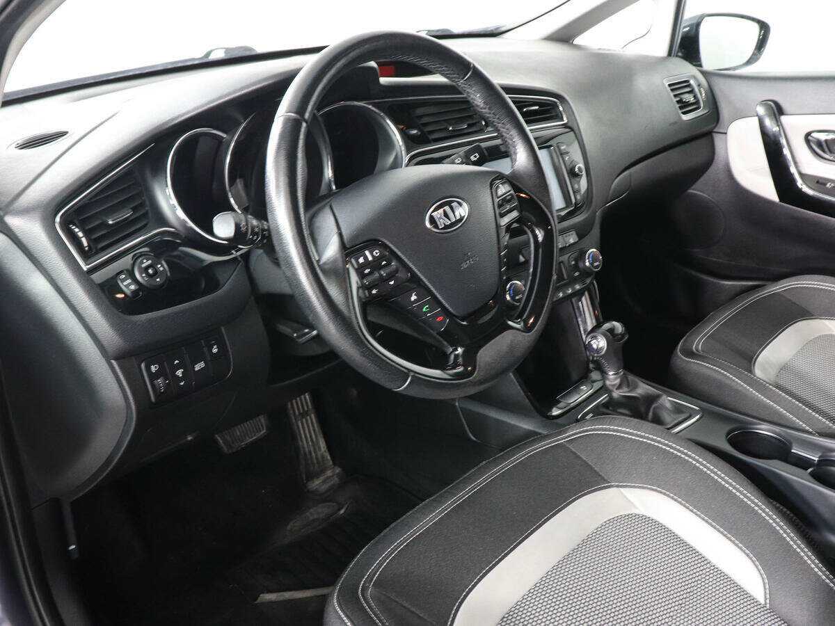 Купить Kia Ceed с пробегом. Фото: #8