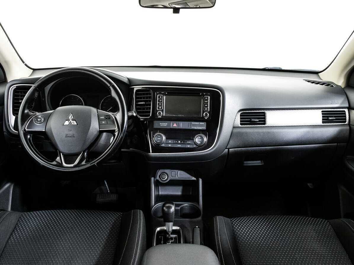 Купить Mitsubishi Outlander с пробегом. Фото: #7