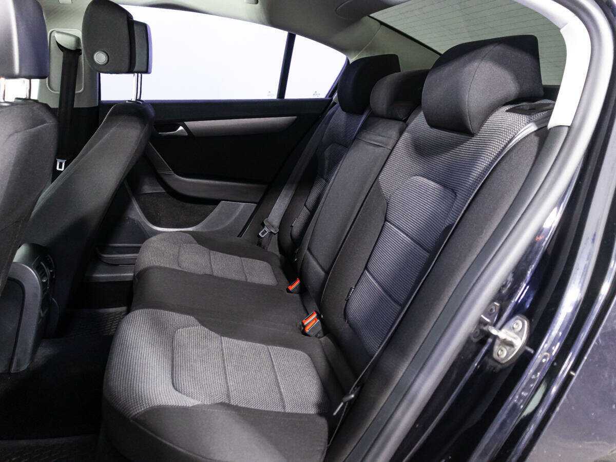 Купить Volkswagen Passat с пробегом. Фото: #9