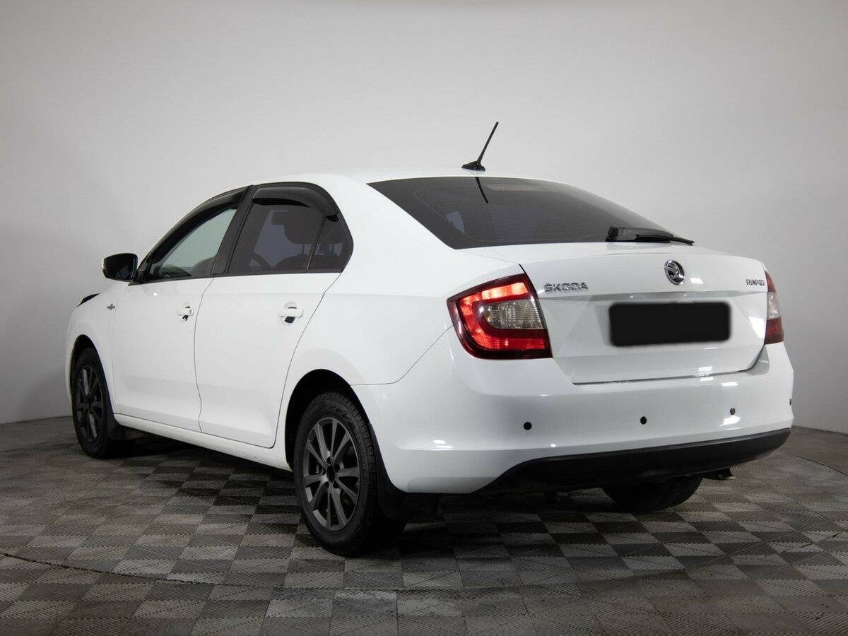 Купить Skoda Rapid с пробегом. Фото: #5