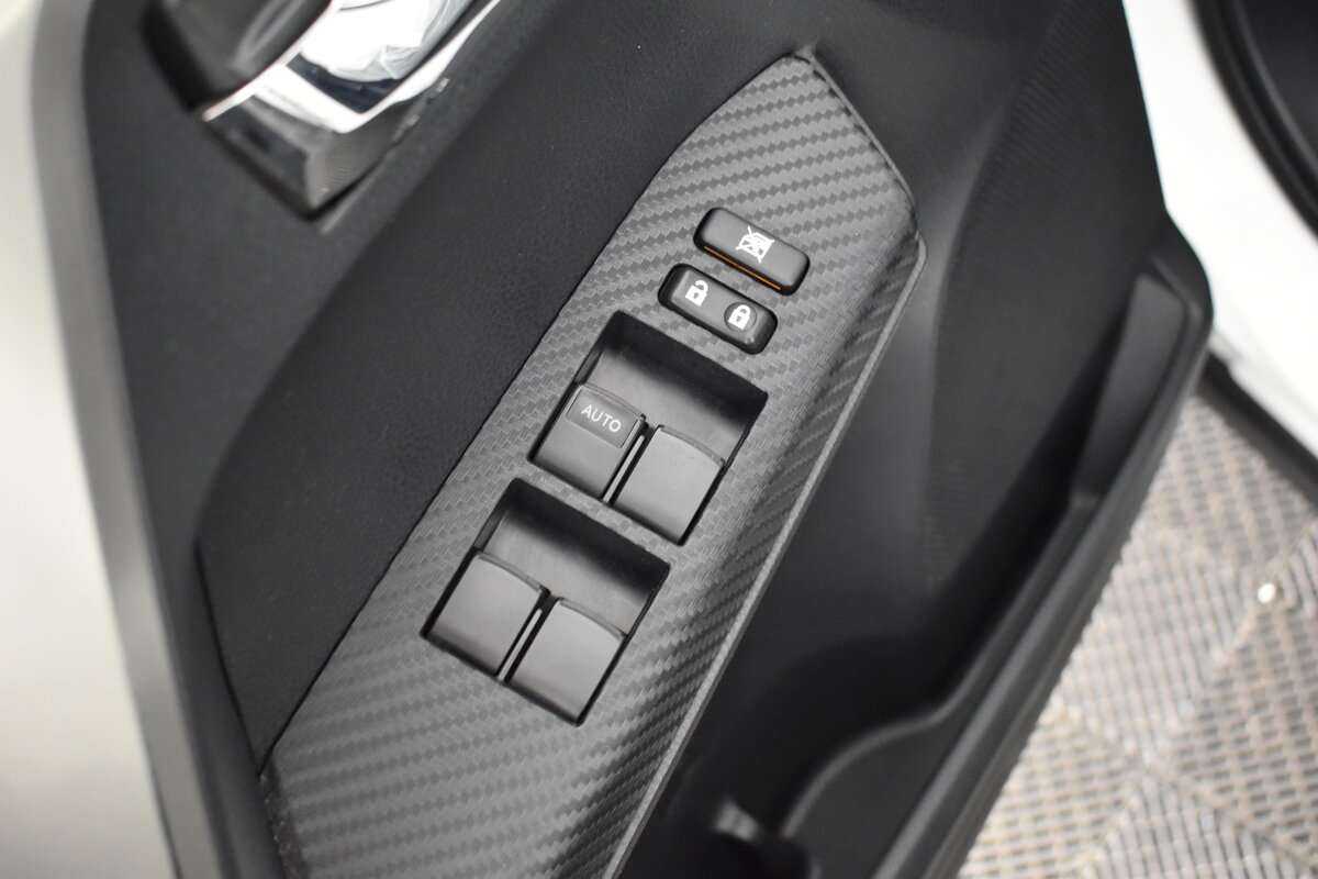 Купить Toyota RAV4 с пробегом. Фото: #7