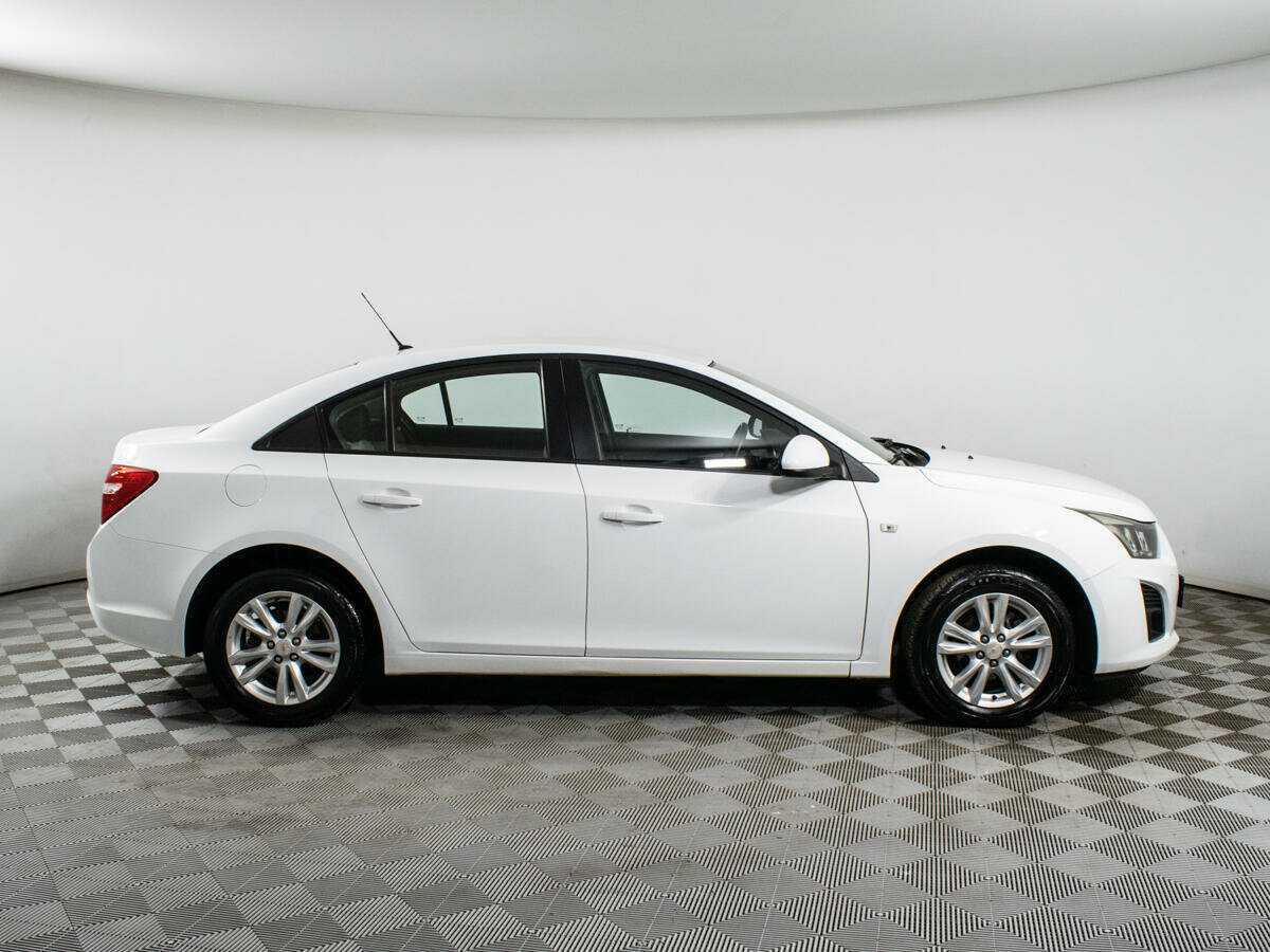 Купить Chevrolet Cruze с пробегом. Фото: #3