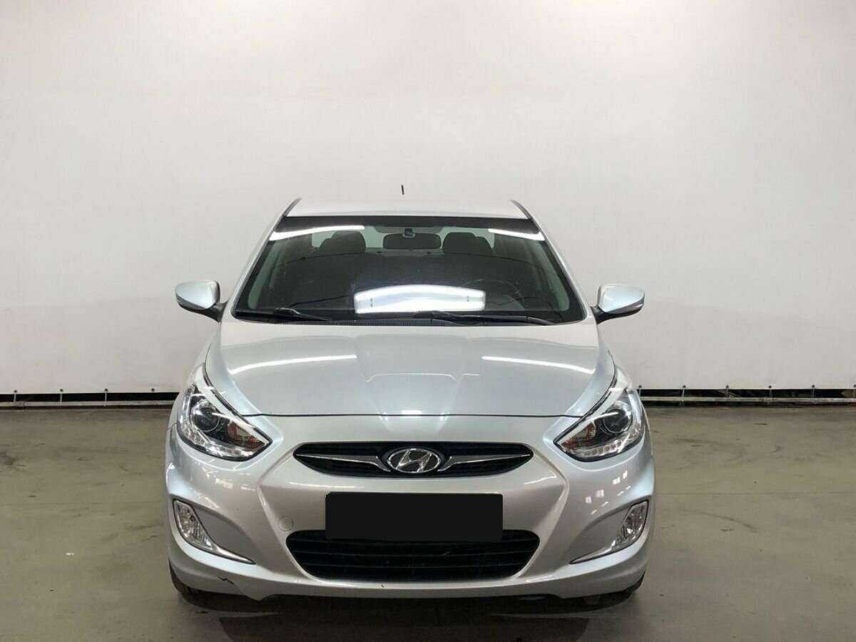 Купить Hyundai Solaris с пробегом. Фото: #1