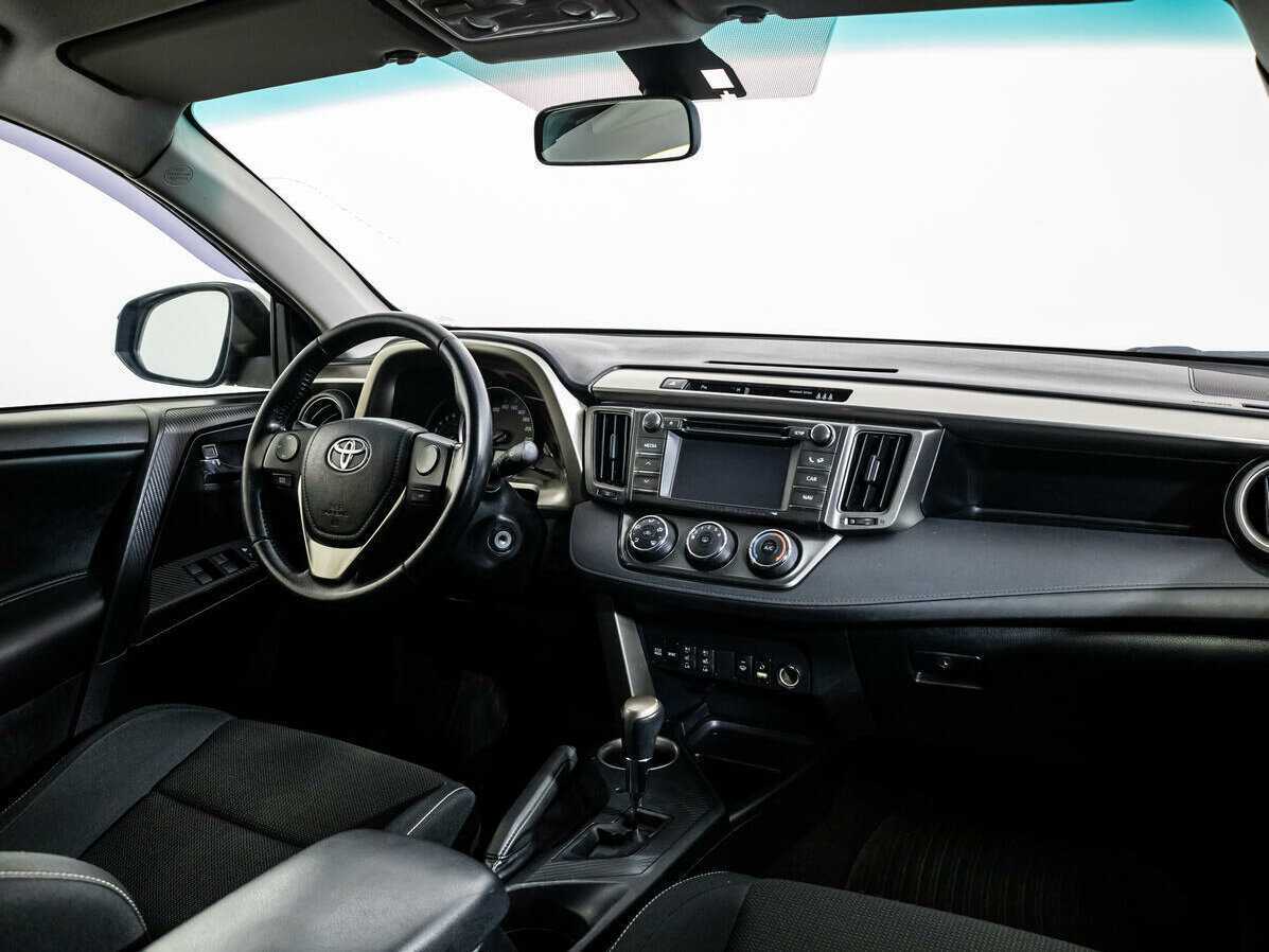 Купить Toyota RAV4 с пробегом. Фото: #8