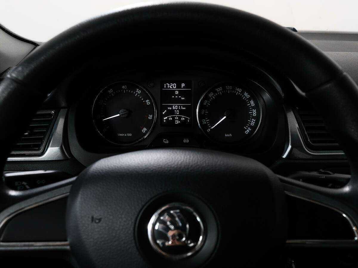 Купить Skoda Rapid с пробегом. Фото: #13