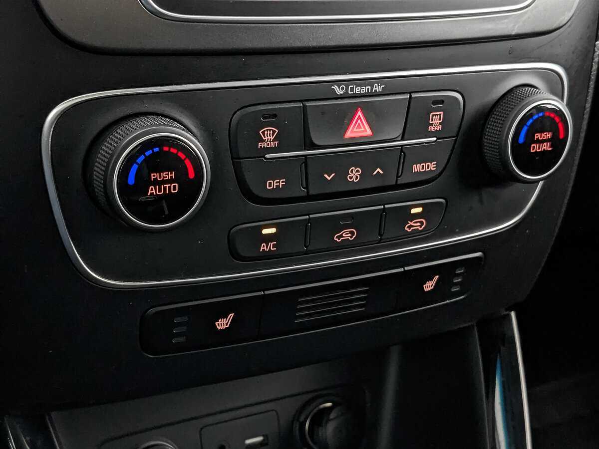 Купить Kia Sorento с пробегом. Фото: #20