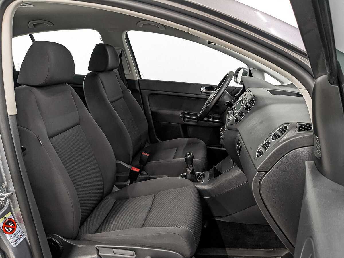 Купить Volkswagen Golf Plus с пробегом. Фото: #22