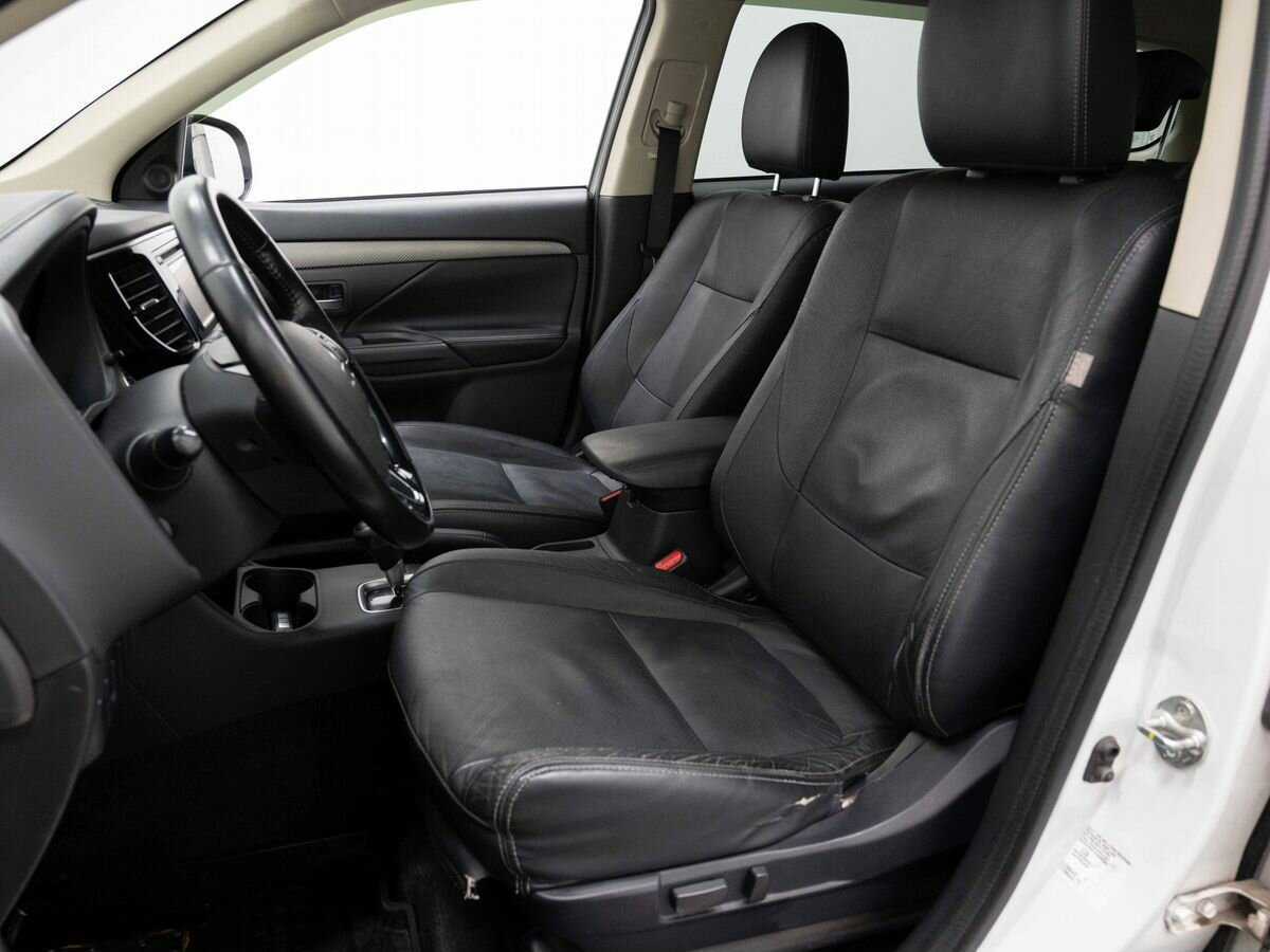 Купить Mitsubishi Outlander с пробегом. Фото: #9