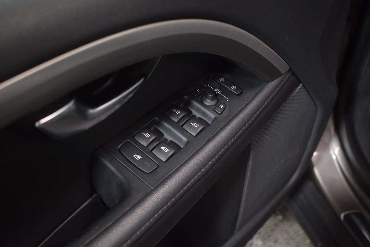 Купить Volvo XC70 с пробегом. Фото: #16