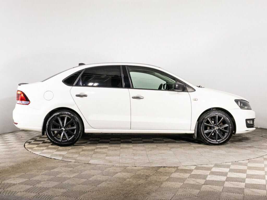 Купить Volkswagen Polo с пробегом. Фото: #3