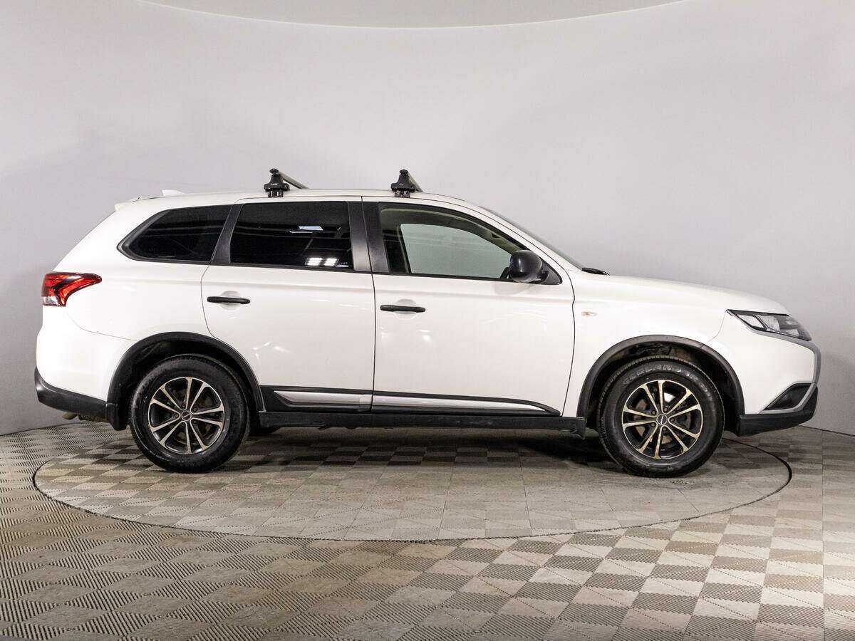 Купить Mitsubishi Outlander с пробегом. Фото: #3