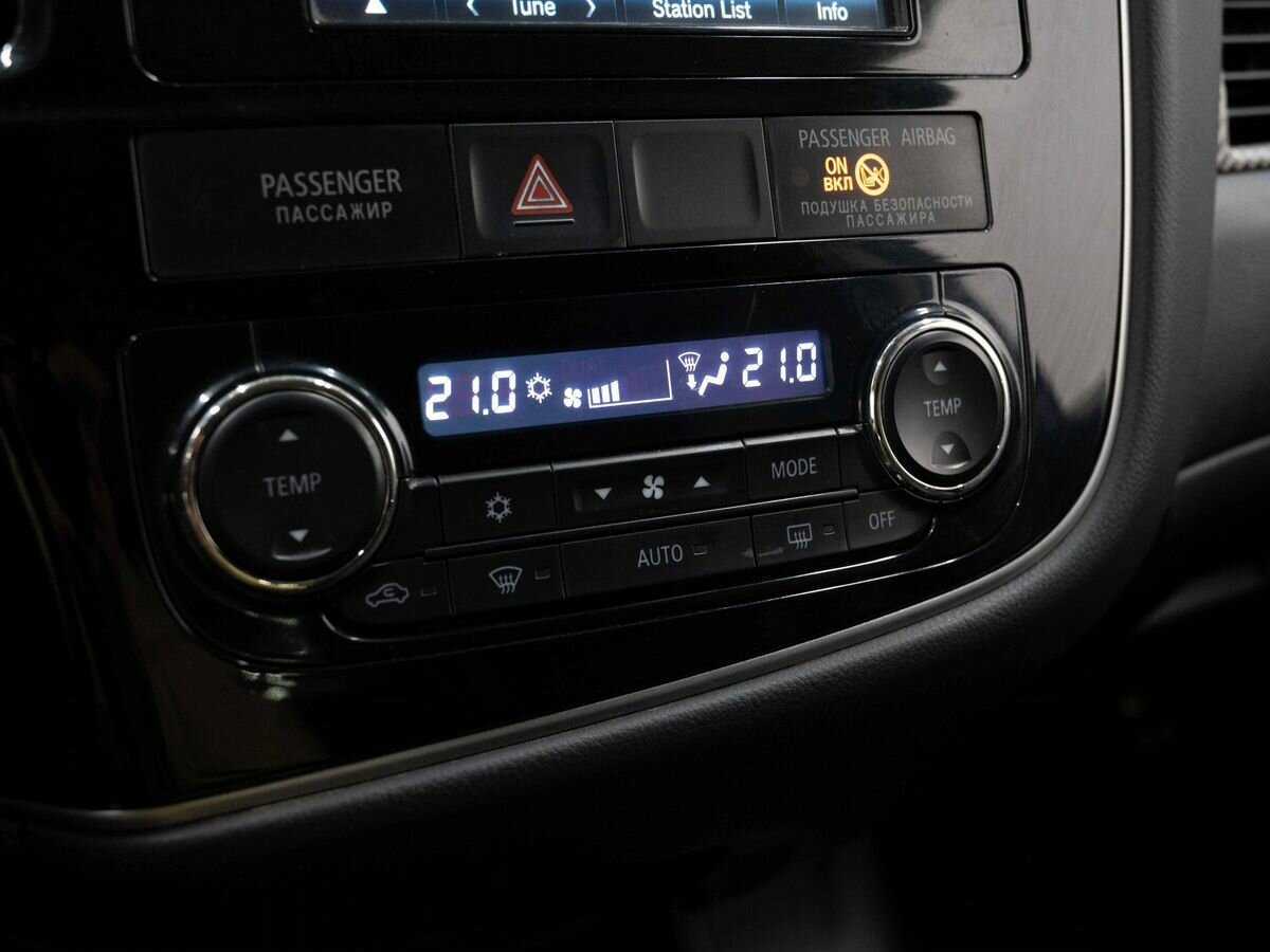 Купить Mitsubishi Outlander с пробегом. Фото: #20