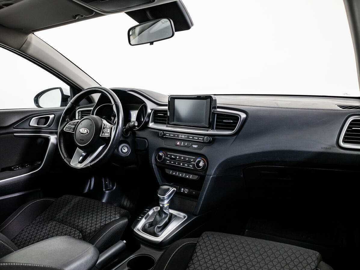 Купить Kia Ceed с пробегом. Фото: #8