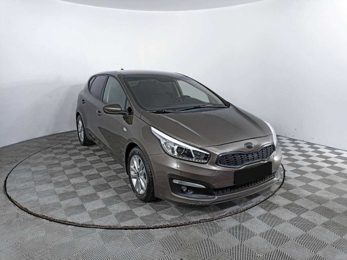 Купить Kia Ceed с пробегом. Фото: #2